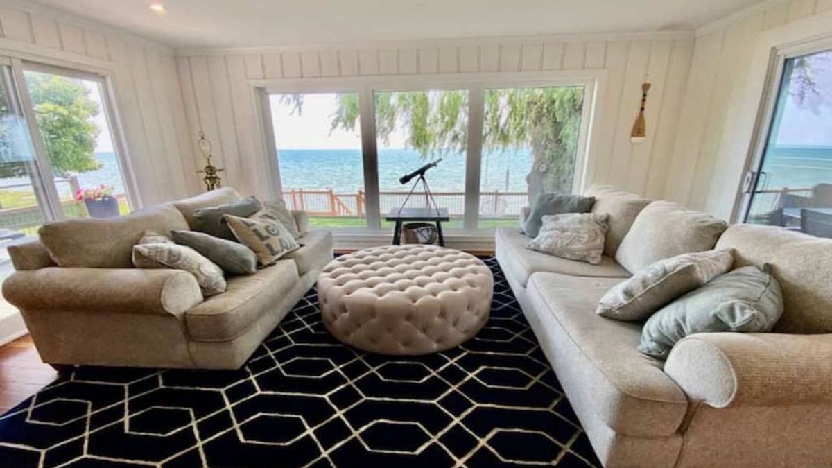 Hamilton Cottage | Cabana Lake House - welcome to our pet friendly paradise on the lake!