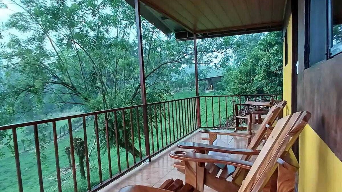 La Fortuna Cabin | Cabaña Refugio, located in the middle of nature.