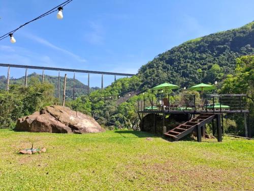 Vespasiano Correa House | Cabanas V13, segundo maior viaduto do mundo! Sem ar