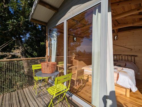 Saint-Paulien Bed & Breakfast | Cabane perchée romantique avec climatisation à St Paulien - FR-1-582-535