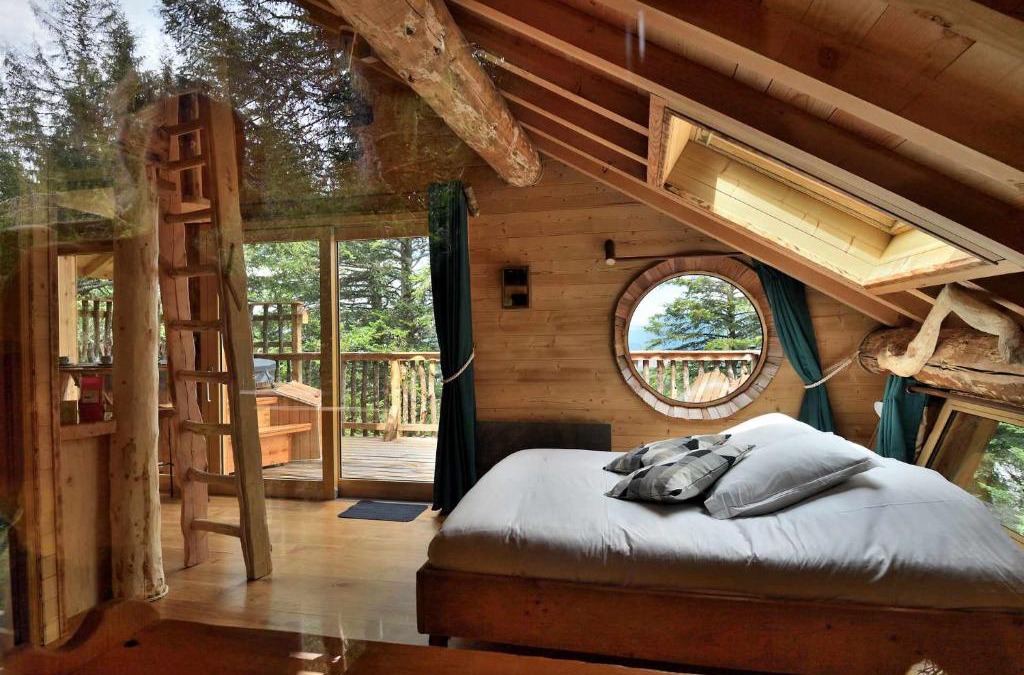 La Tour-dʼAuvergne Ski Chalet | Cabanes des Volcans