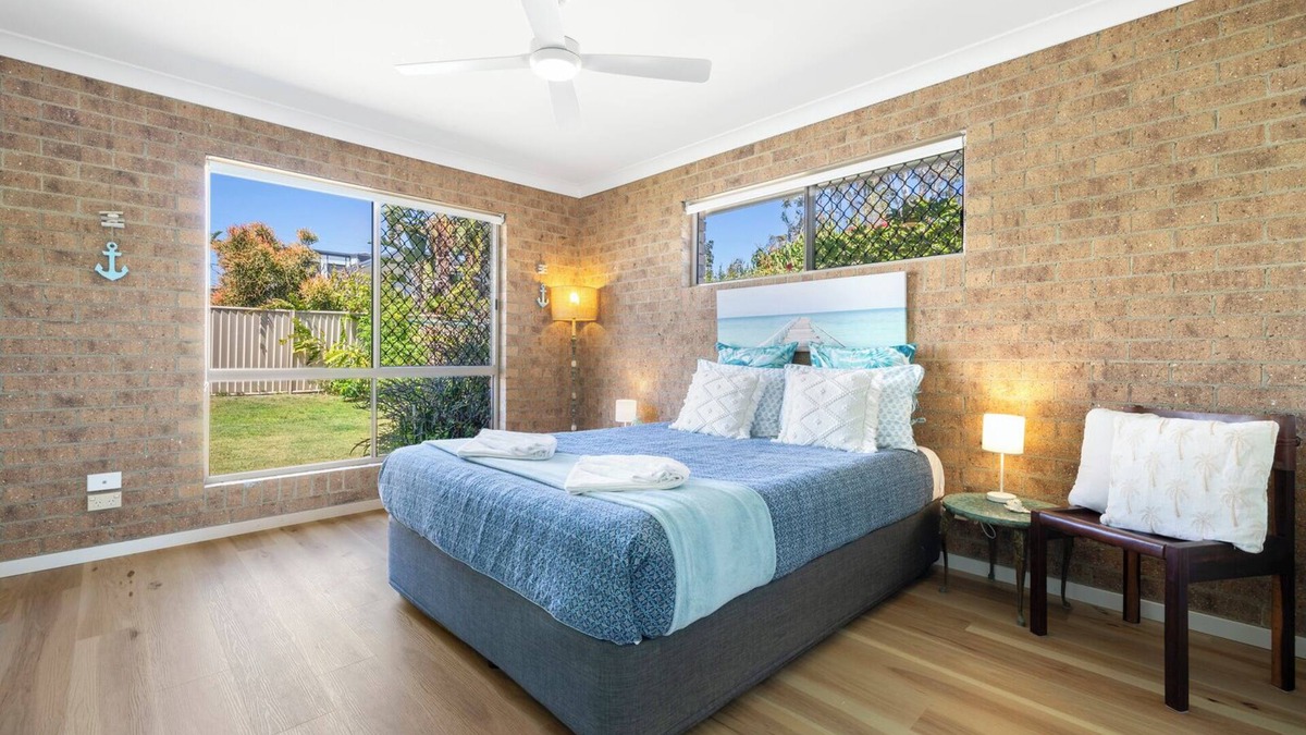 Bogangar House | Cabarita Beach - 3 bedroom house walking distance to beach & shops.