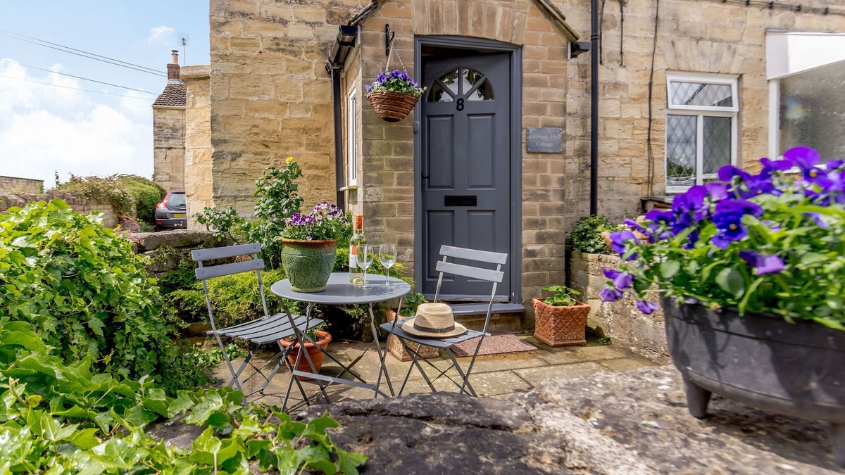 Wetherby Cottage | CABBAGE HALL COTTAGE, pet friendly, with a garden in Wetherby