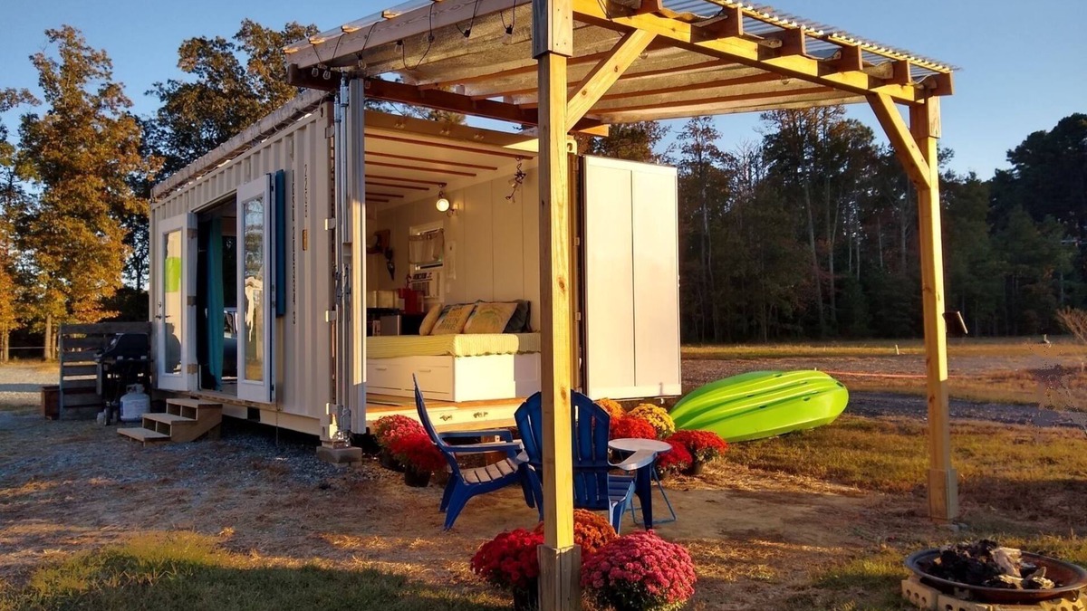 Colonial Beach Cottage | Cabernet Cottage on Water at Monroe Bay Winery, tiny container cottage