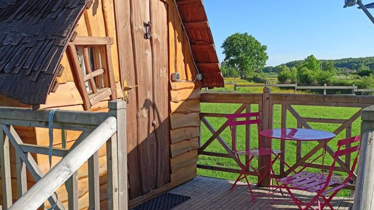 Oize House | Cabin with private jacuzzi and farm access