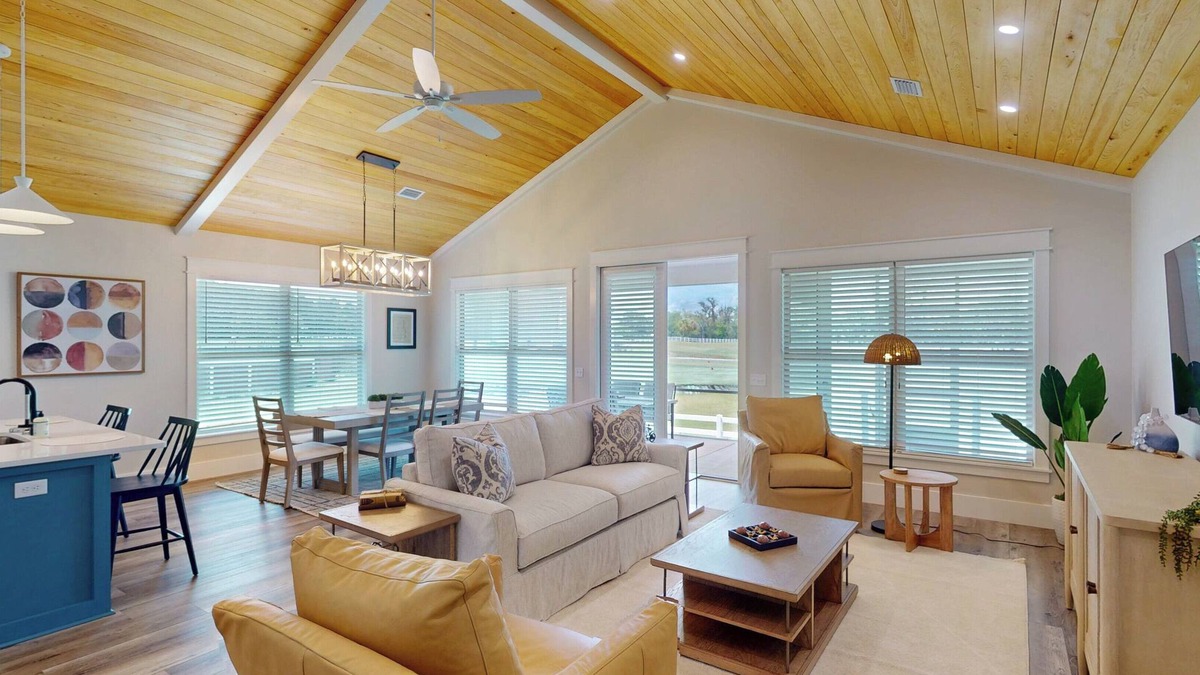 Waverly House | CABIN #1 AT SANCTUARY COVE