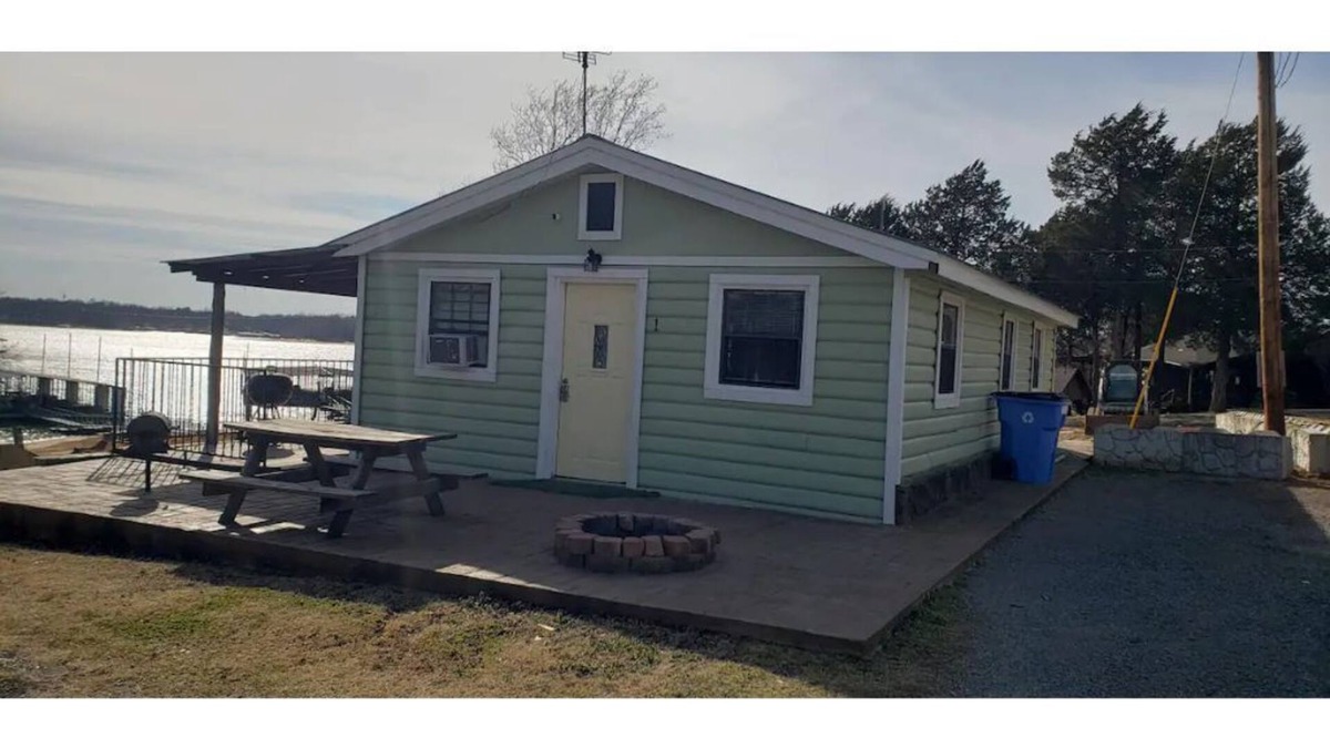 Longtown Cabin | Cabin #1 at Snug Harbor Cabins Lake Eufaula, OK