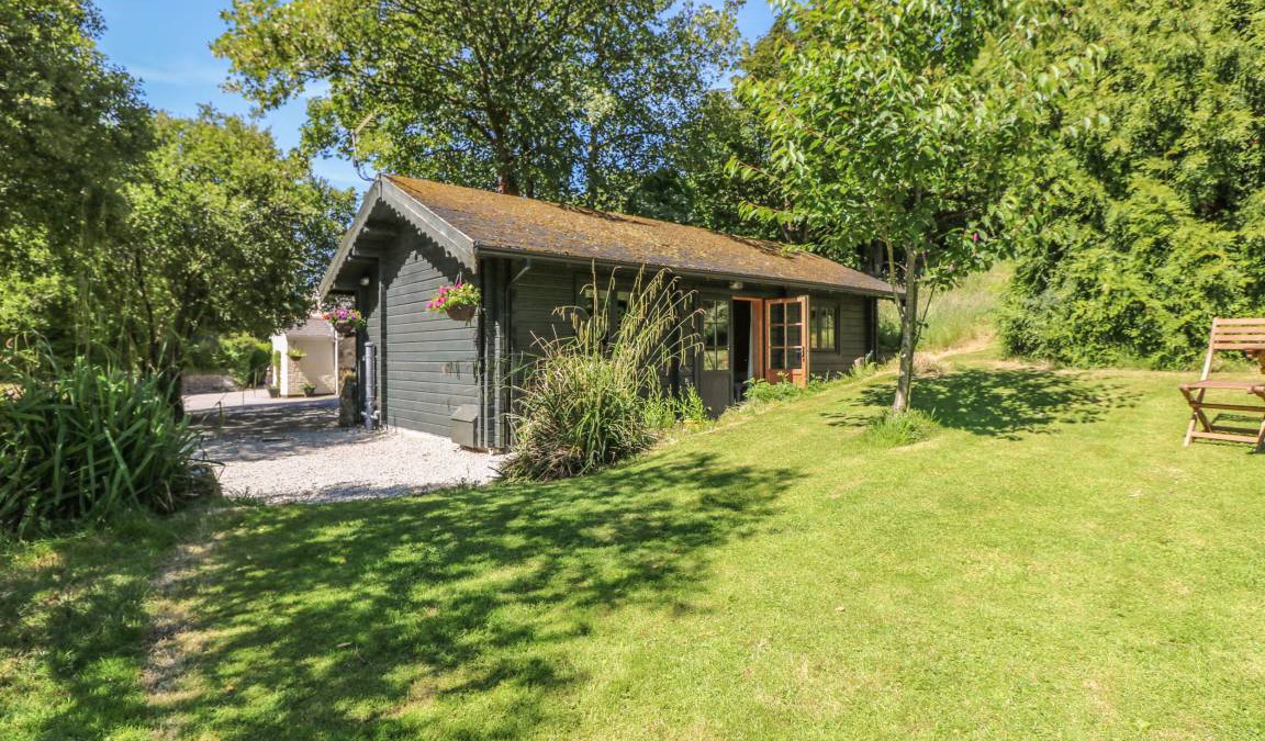 Mabe Cottage | Cabin ∙ 1 bedroom ∙ 2 guests