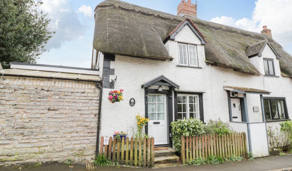 Harvington Cottage | Cabin ∙ 1 bedroom ∙ 2 guests