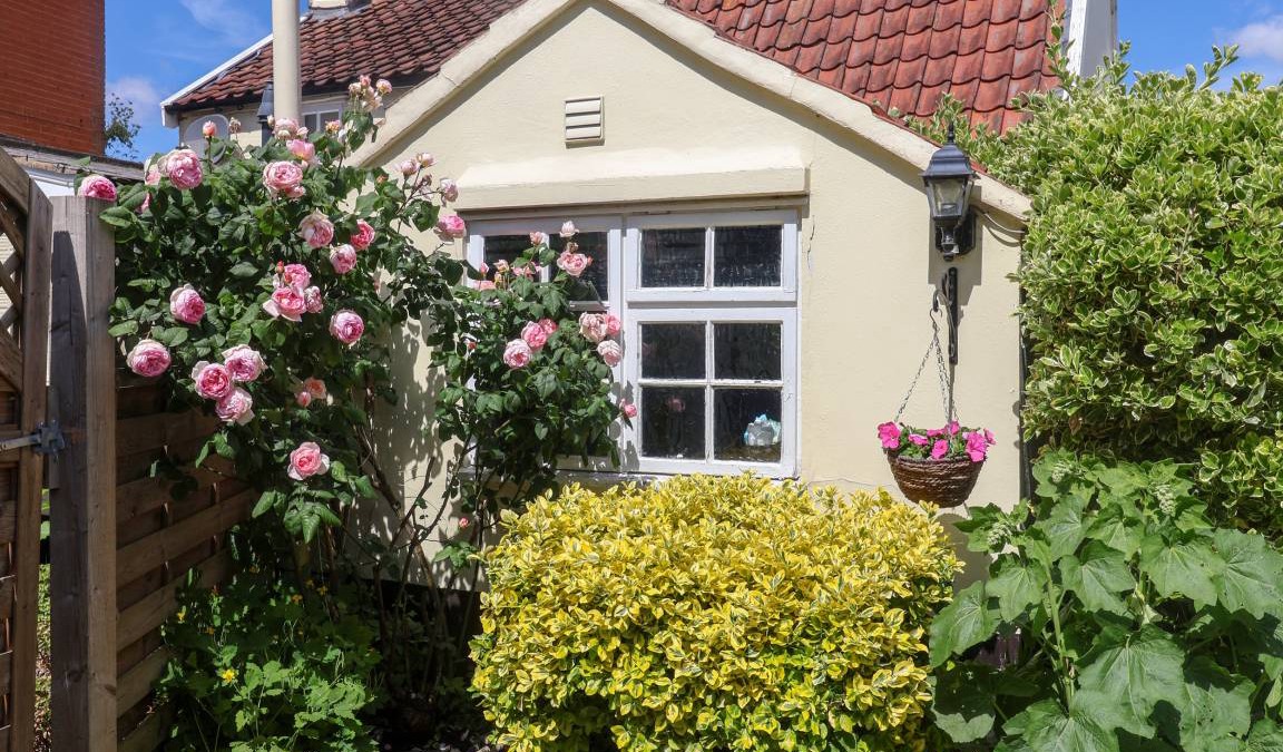 Martlesham Heath Cottage | Cabin ∙ 1 bedroom ∙ 2 guests