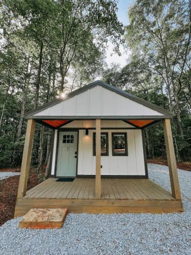 Hartwell Apartment | Cabin #1 Studio With Kitchenette