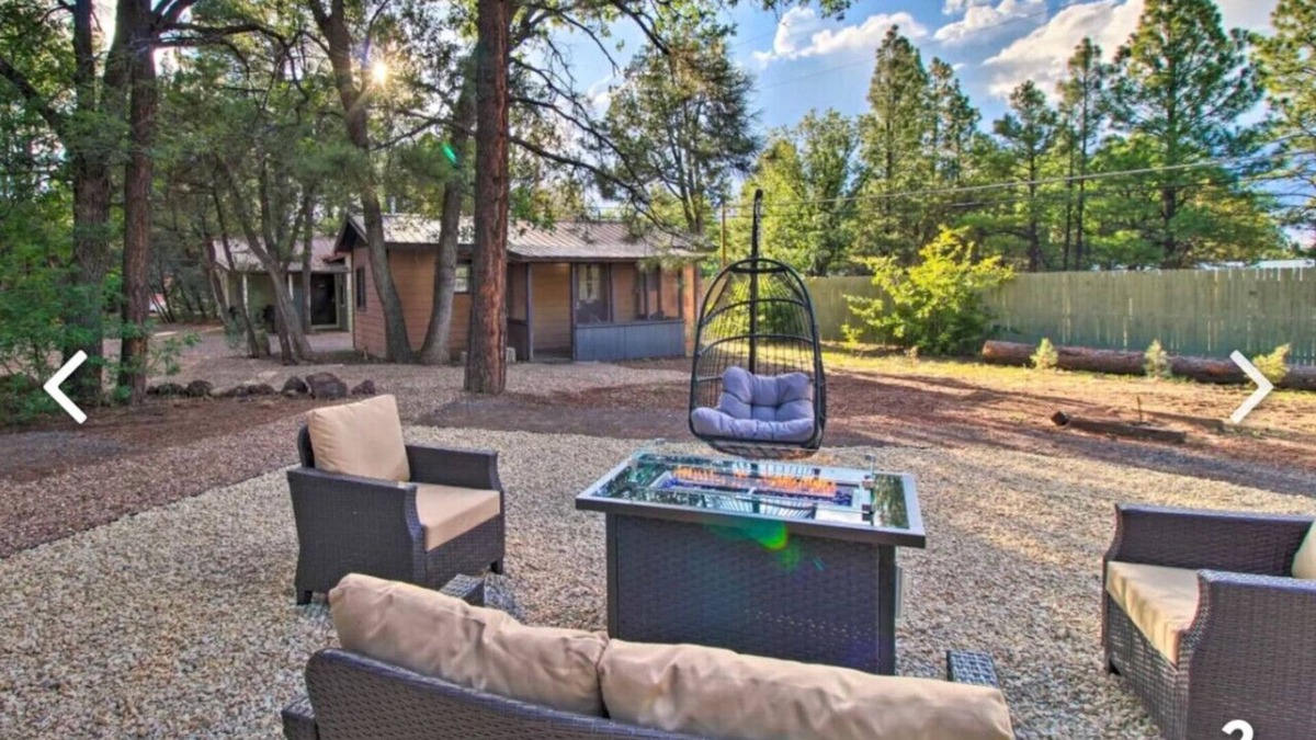 Pinetop-Lakeside Cabin | Cabin 10 with King bed