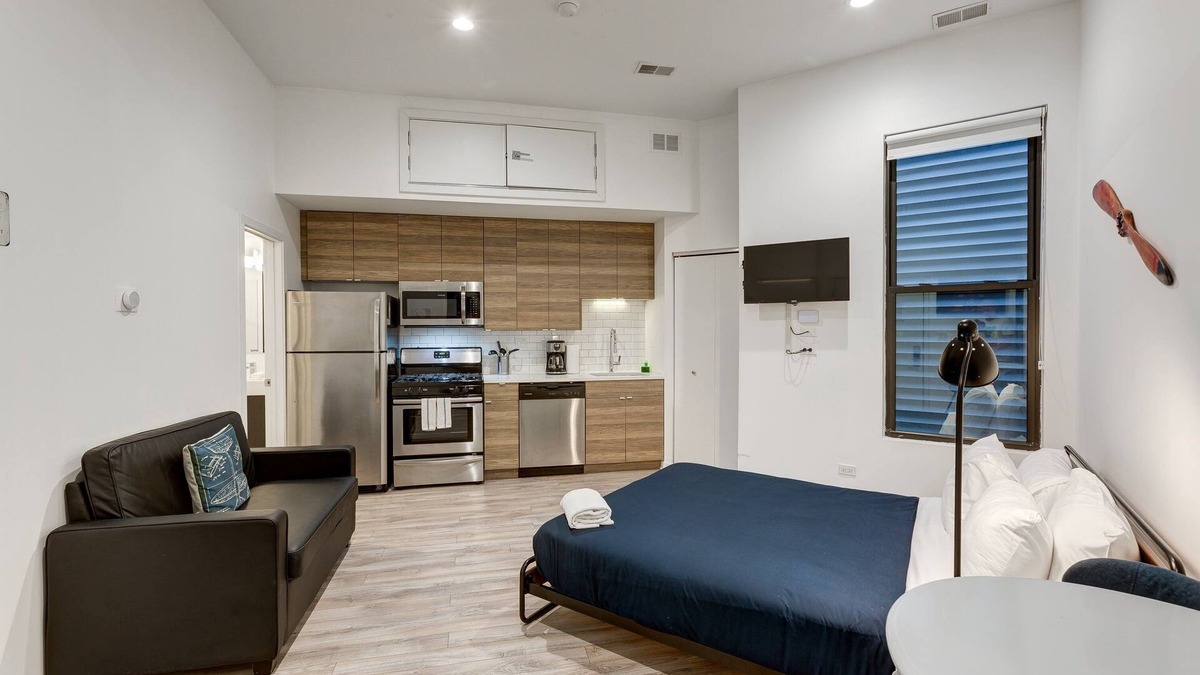 River West Apartment | Cabin 104 by 747 Lofts