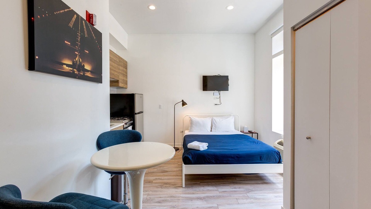 River West Apartment | Cabin 106 by 747 Lofts