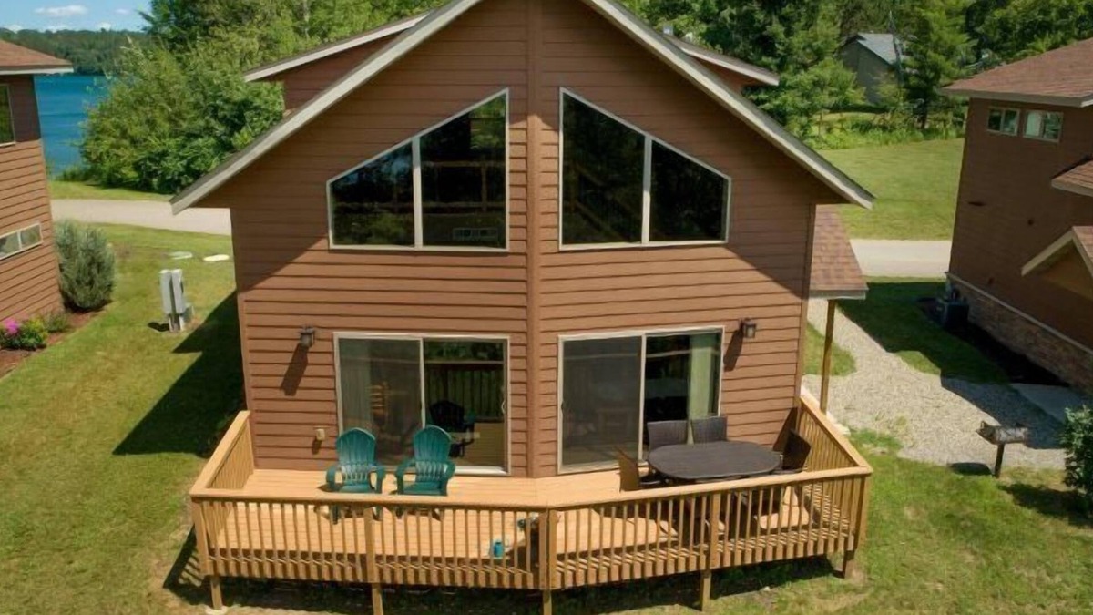 Walker Cabin | Cabin 109 - Open Loft/Modern, Clean, Comfortable