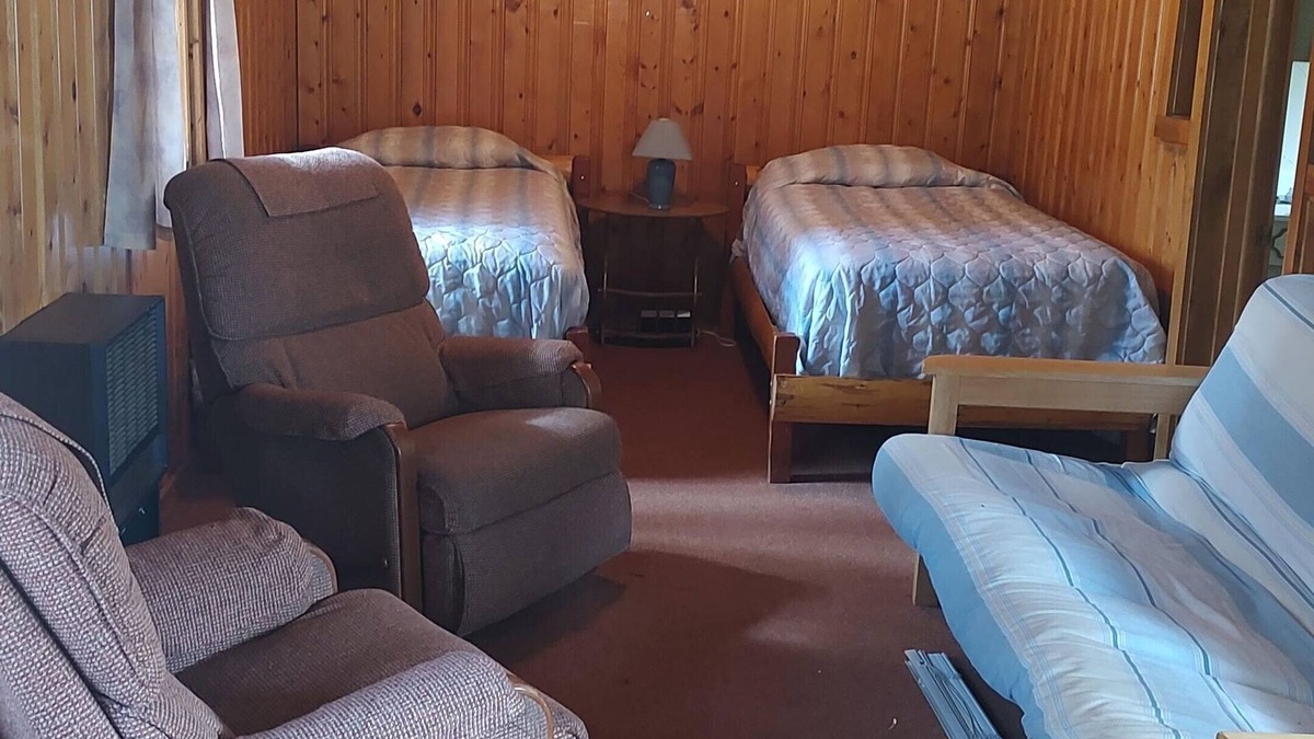 Bellvue Cabin | Cabin 11 at Sportsman’s Lodge, Modern Cabin 11 at Sportsman's Lodge