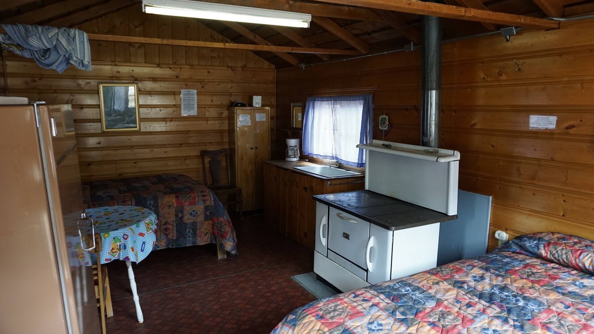 Bellvue Cabin | Cabin 2 at Sportsman’s Lodge, Rustic Cabin 2 at Sportsman's Lodge