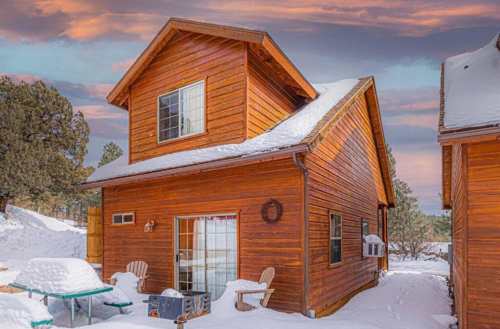 Christopher Creek Ski Chalet | Cabin#2 Elk Hallow - Pet Friendly - Sleeps 6 - Playground & Game Room