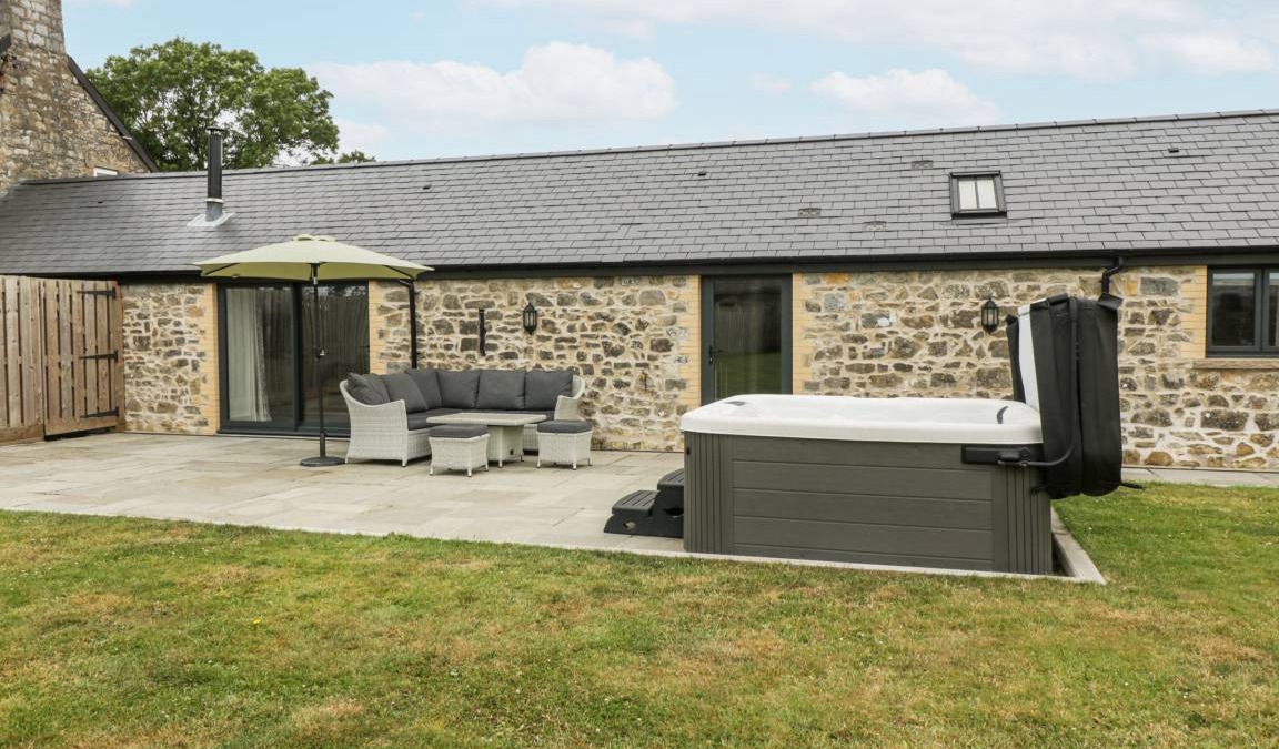 Vale of Glamorgan Cottage | Cabin ∙ 2 bedrooms ∙ 4 guests