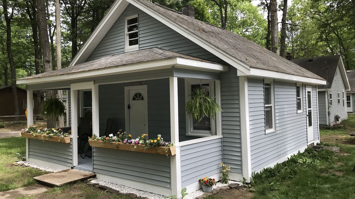 Higgins Lake House | CABIN #2 WITH LAKE VIEW AT HIGGINS LAKE - TRUE NORTH CABIN RENTALS.
