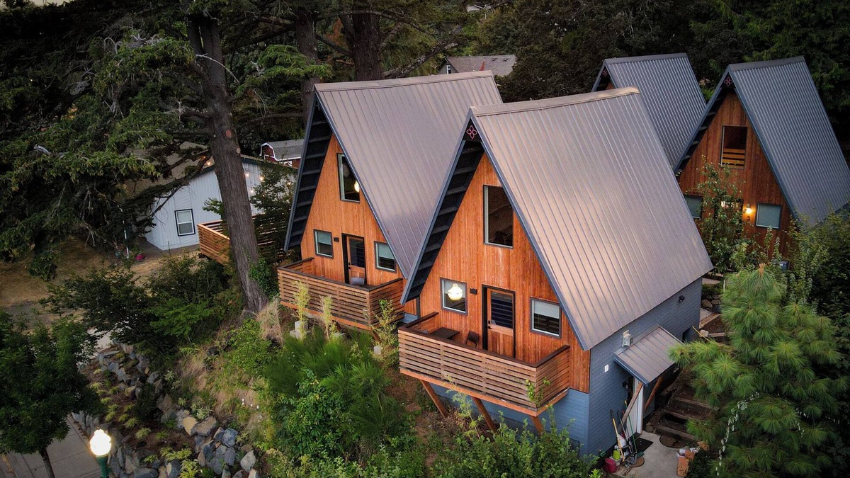 Stevenson Cabin | CABIN 2 WITH RIVER VIEW