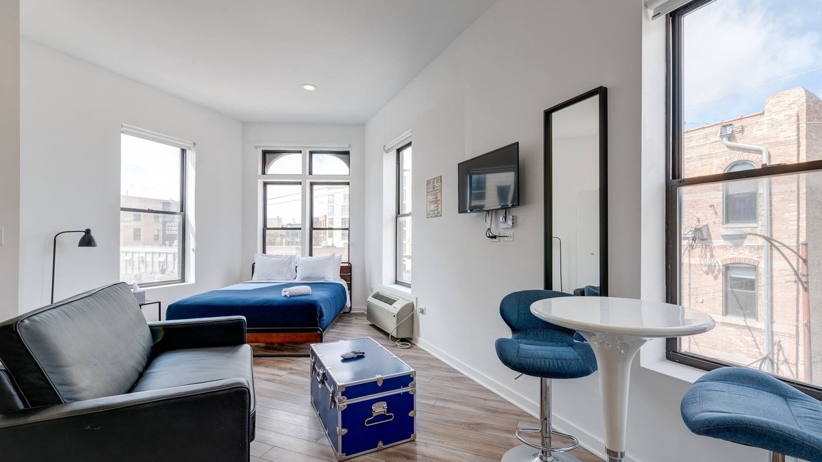 River West Apartment | Cabin 201 by 747 Lofts