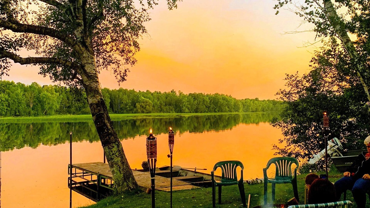 Ojibwa Cabin | Cabin #3 2 bedroom cabin right on the water