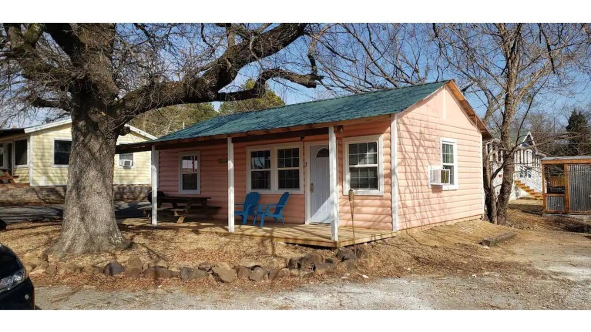 Longtown Cabin | Cabin #3 at Snug Harbor Cabins Lake Eufaula, O