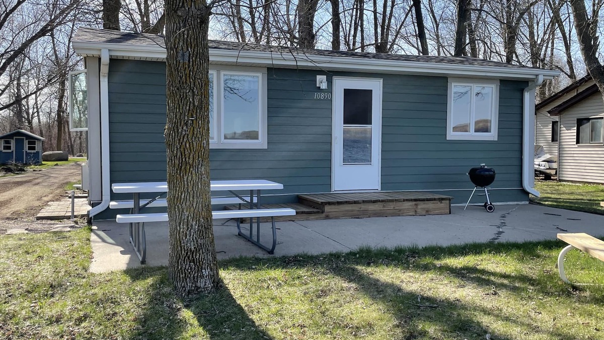 Benton County Cabin | Cabin #3 Newly remodeled 1 bedroom cabin right by the lake.