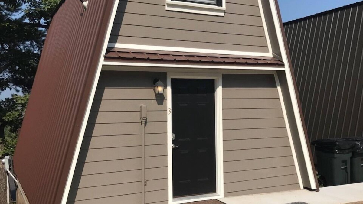 Columbus Cabin | Cabin 3- Overlooks Yarborough Landing and Millwood Lake