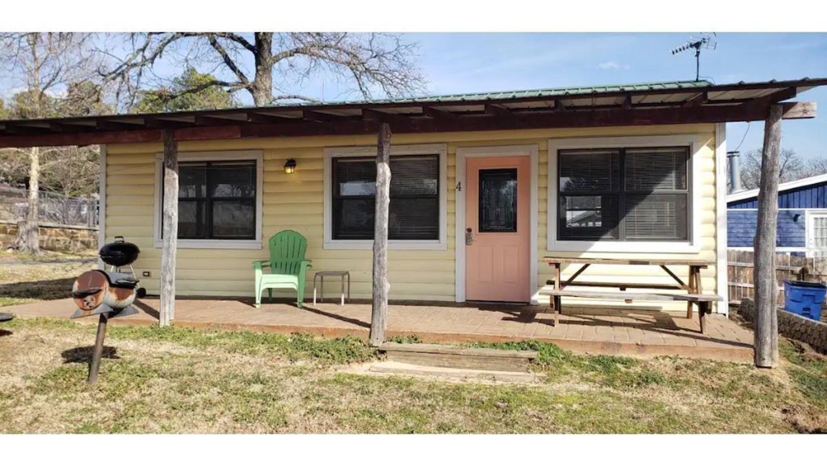 Longtown Cabin | Cabin #4 at Snug Harbor Cabins Lake Eufaula, OK