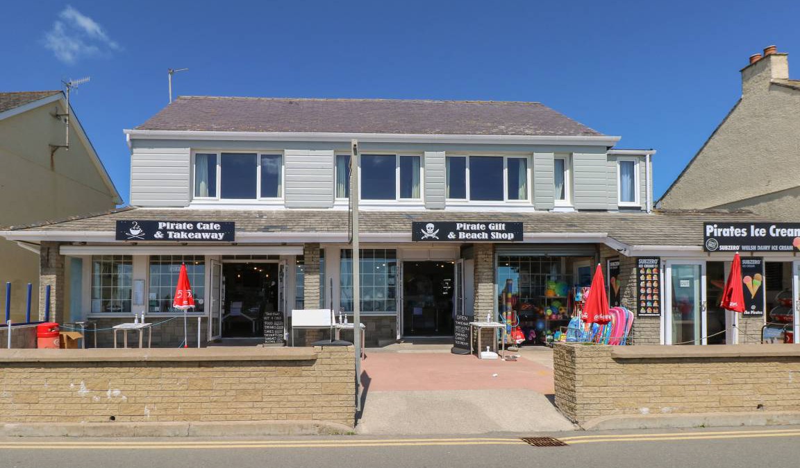Amroth Cottage | Cabin ∙ 4 bedrooms ∙ 8 guests