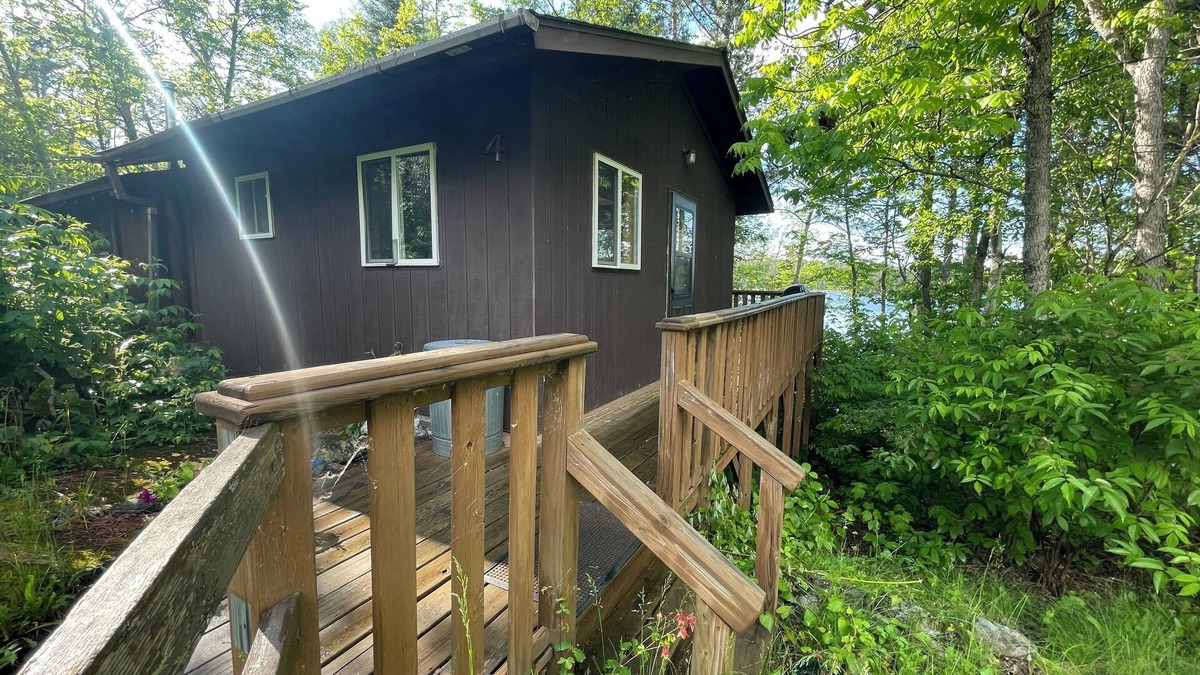Ely Cabin | Cabin 4 'Eagle' 2-BR, 4-5 pp, overlooks lake, access to boats!