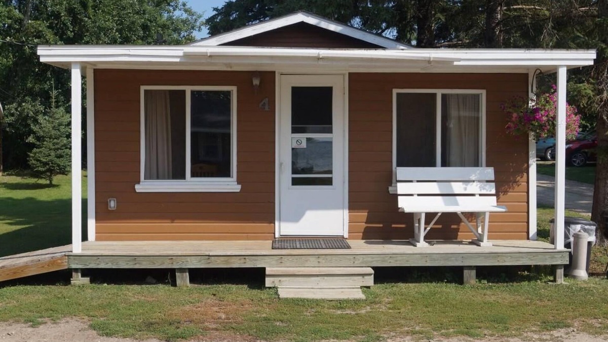 Hines Apartment | Cabin 4 Family friendly Resort