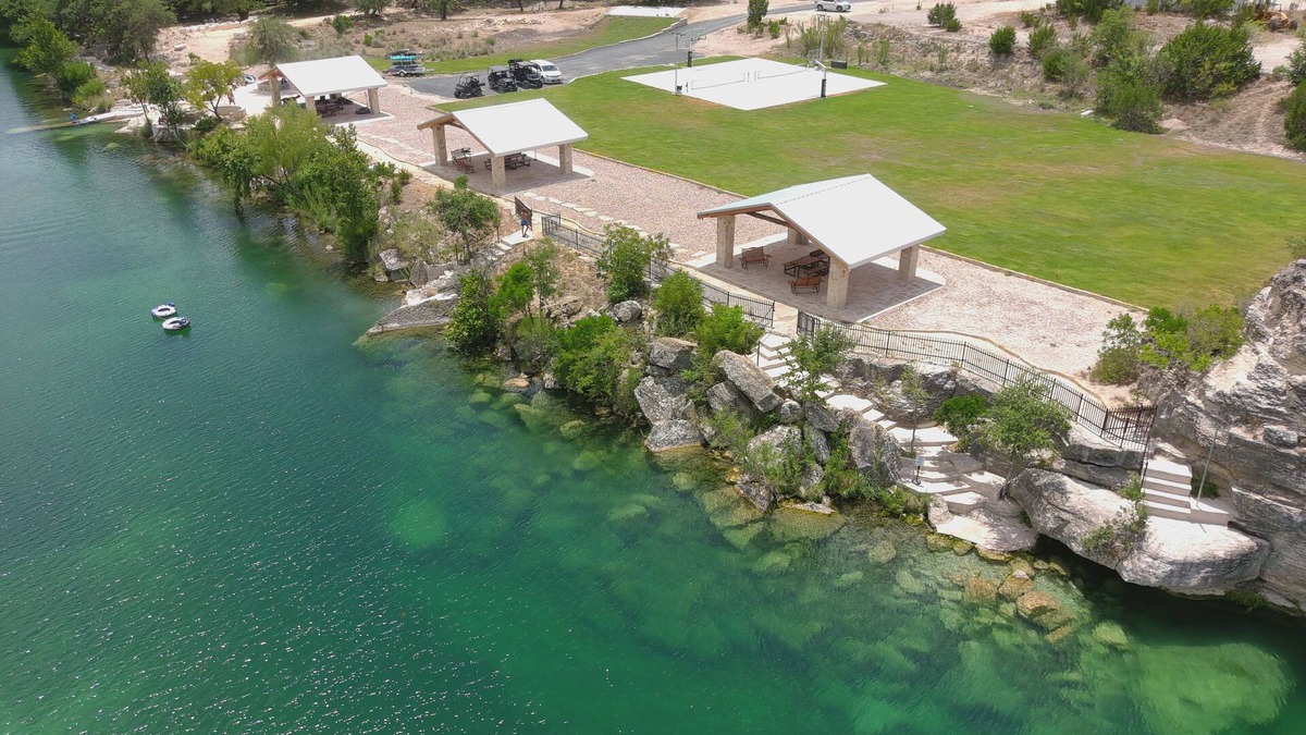 Camp Wood Cabin | Cabin 4 of 7 With Private River Access to the Nueces River