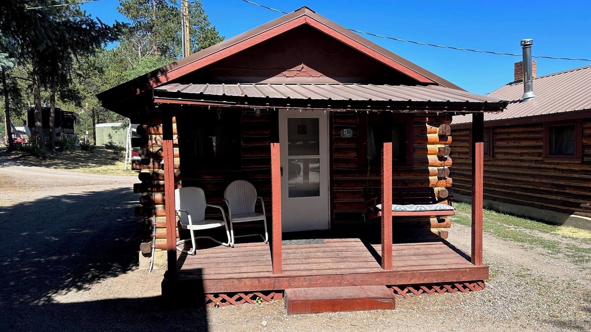 Ponderosa Pines Cabin | Cabin 5 - Grandview Cabins