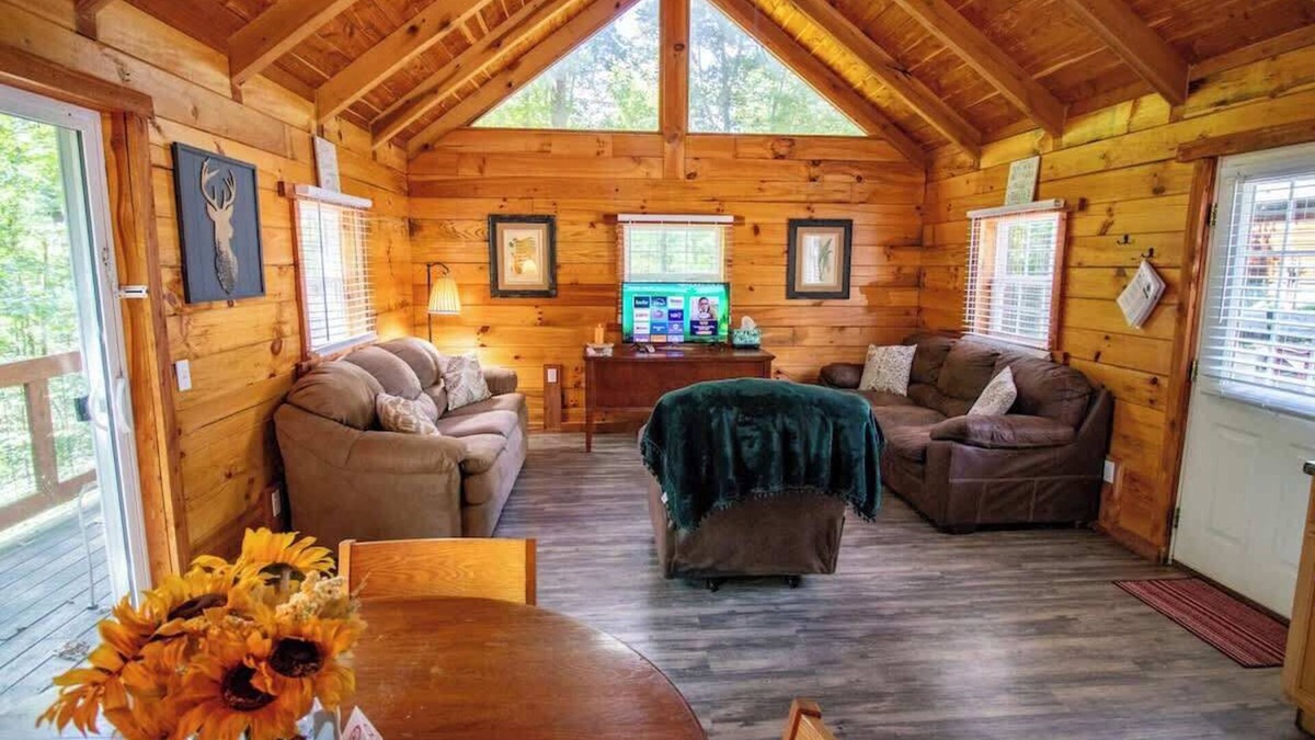 Columbia Cabin | Cabin 5 | Sleeps 8 | Private Deck | Private Cabin