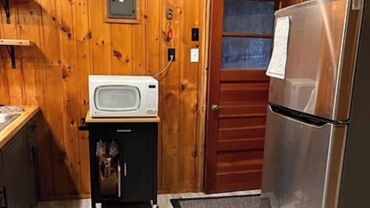 Pine River Apartment | Cabin 6 at Heaths Resort