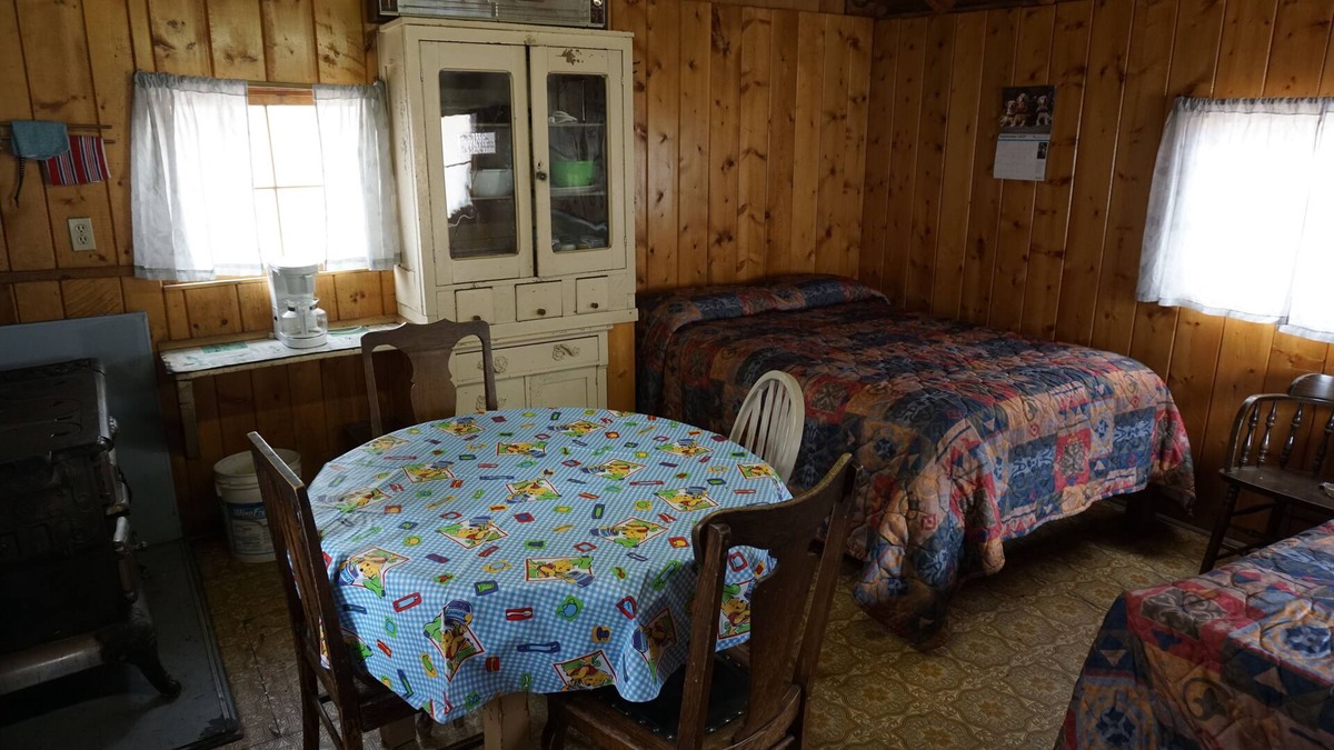 Bellvue Cabin | Cabin 6 at Sportsman’s Lodge, Rustic Cabin 6 at Sportsman's Lodge