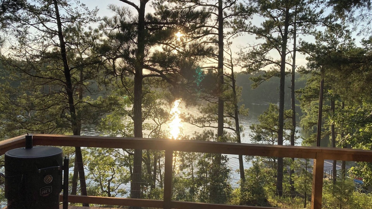 Mid America Cabin | Cabin #6 - Endless Sunset on the Lake