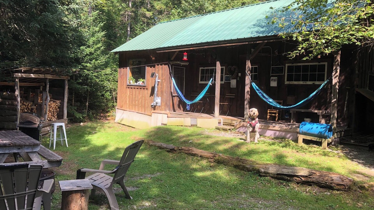 Jamaica Cabin | Cabin 7min to Ski Stratton-Wood Stove,Starry Skies,Fire Pit,Views,Dogs OK
