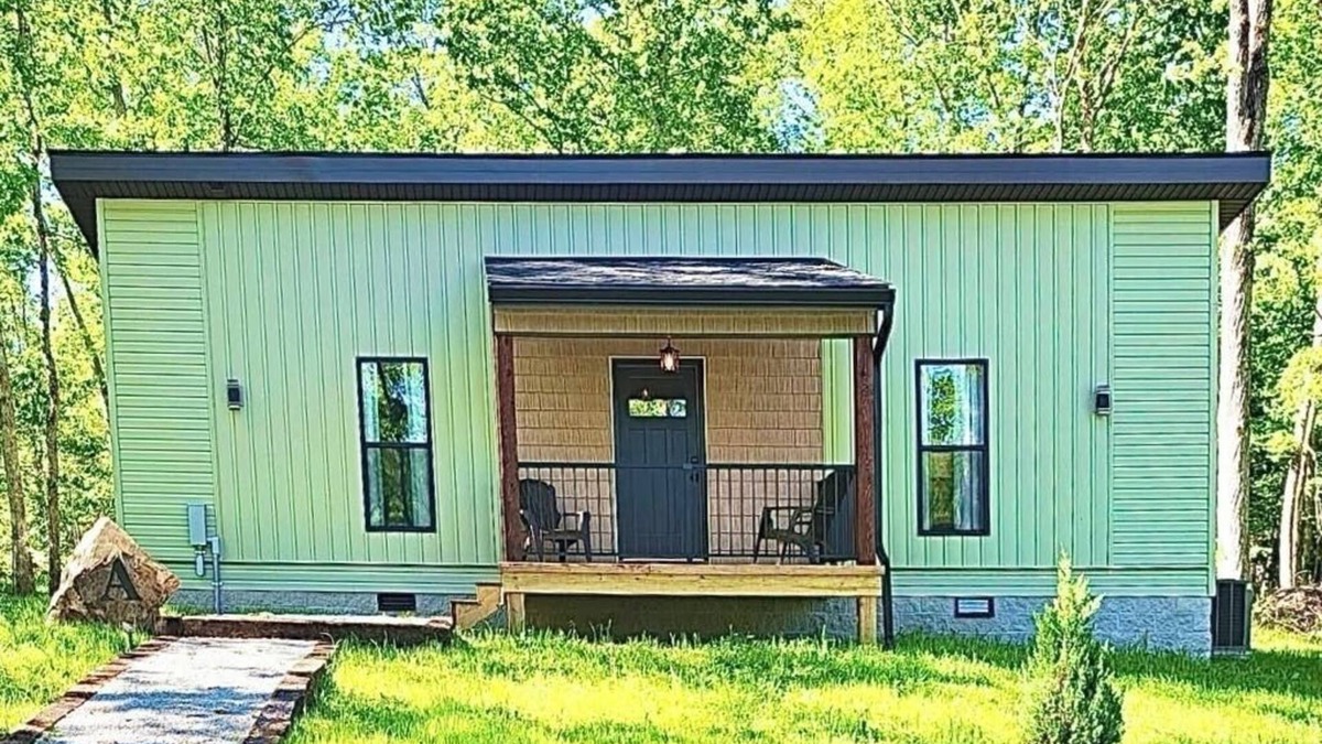 Crossville Cabin | Cabin A - Basses Creek Cabins - Nature, Golf, swim, hike!
