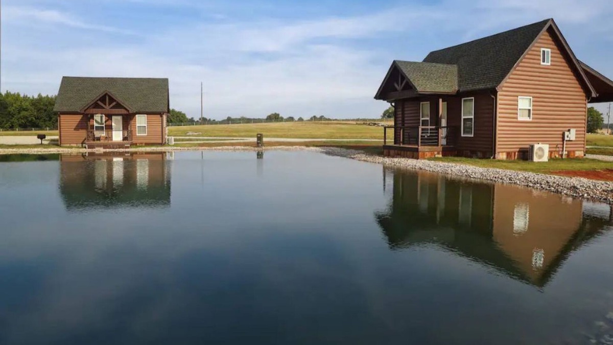 Muscle Shoals Cabin | Cabin A by the Pond - King Bed - Swimming Pool
