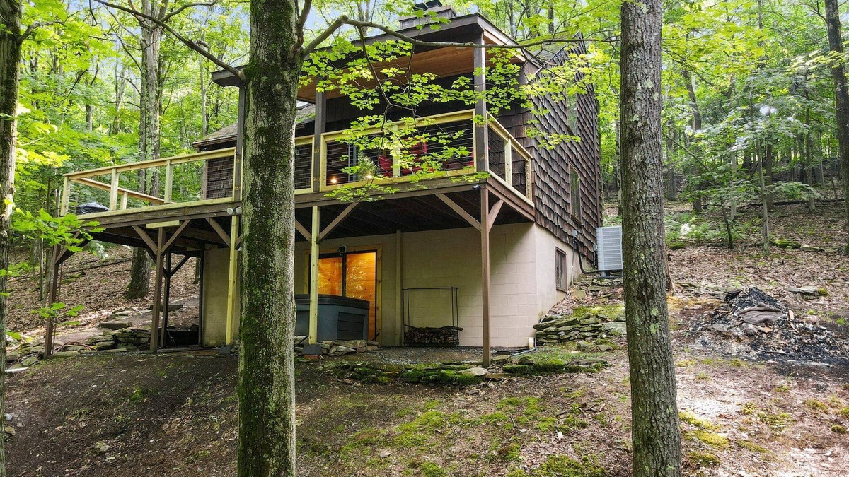 Terra Alta House | CABIN ALPINE LAKE RESORT - GOLF BEACH HIKE FISH KAYAK HOT TUB POOL GYM RELAX