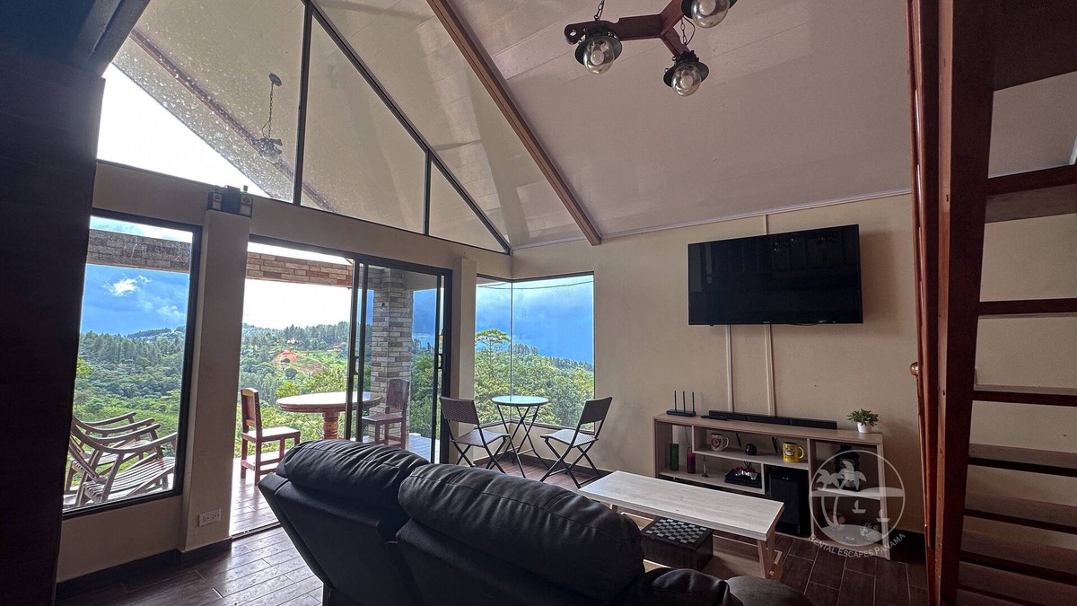 Herrera House | Cabin at El Montuoso Reserve.