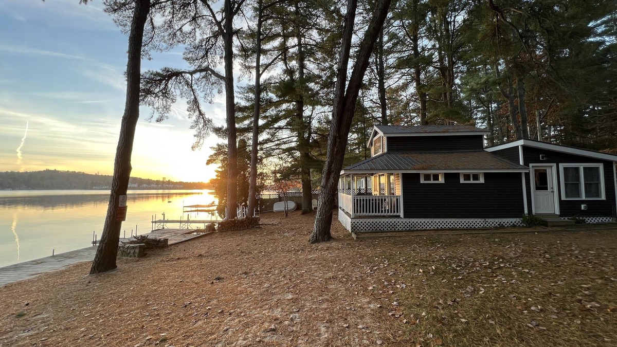 Naples Cabin | Cabin at Sunshine-Situated on the Sandy Shore of Long Lake