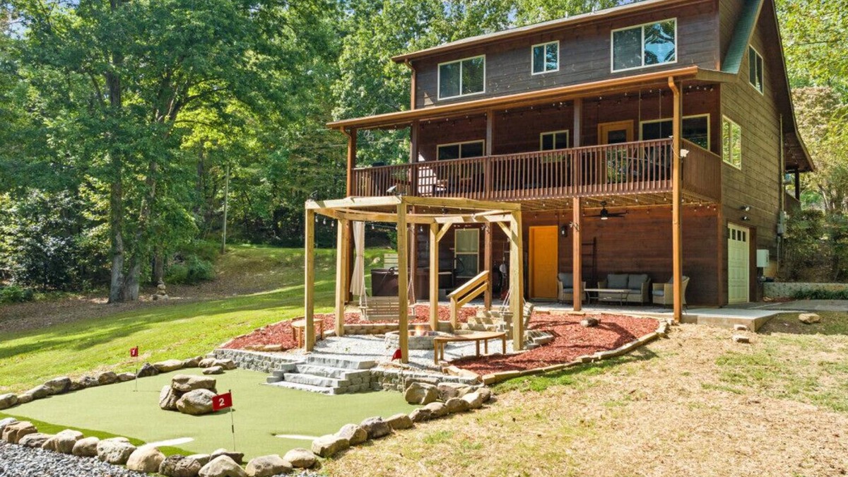 Morganton House | Cabin At The Lake-Morganton - Hot tub,Pet Friendly