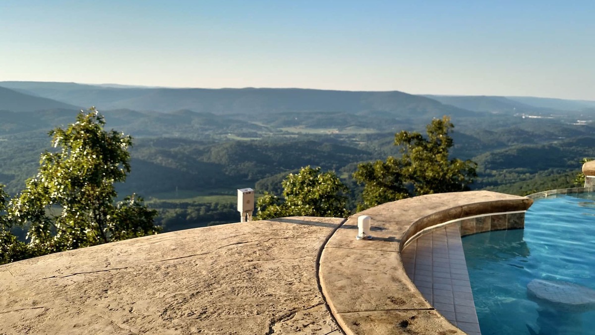 Lookout Mountain House | Cabin at the Ledge
