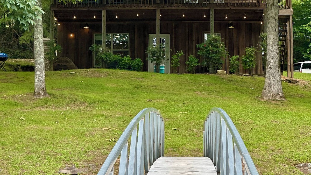 Cullman Cabin | Cabin B at Smith Lake Alabama Cabins