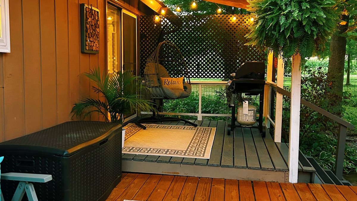 Bellville Cabin | Cabin By The Creek nestled on 3 acres with a hot tub in welcoming Bellville